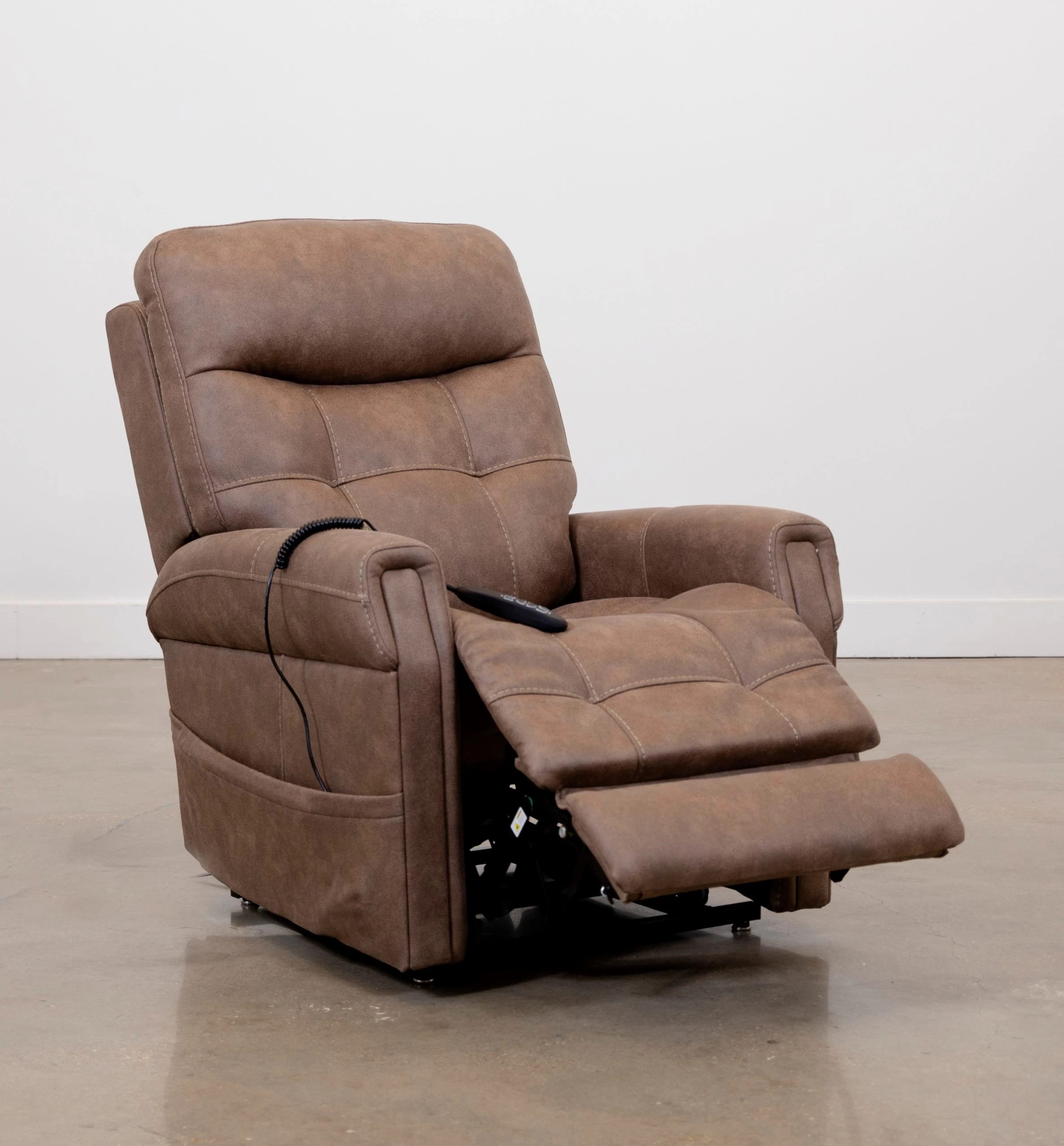 Moto Motion Canyon Silt Power Lay Flat Lift Recliner 3 Moto Motion Canyon Silt Power Lay Flat Lift Recliner - Image 3