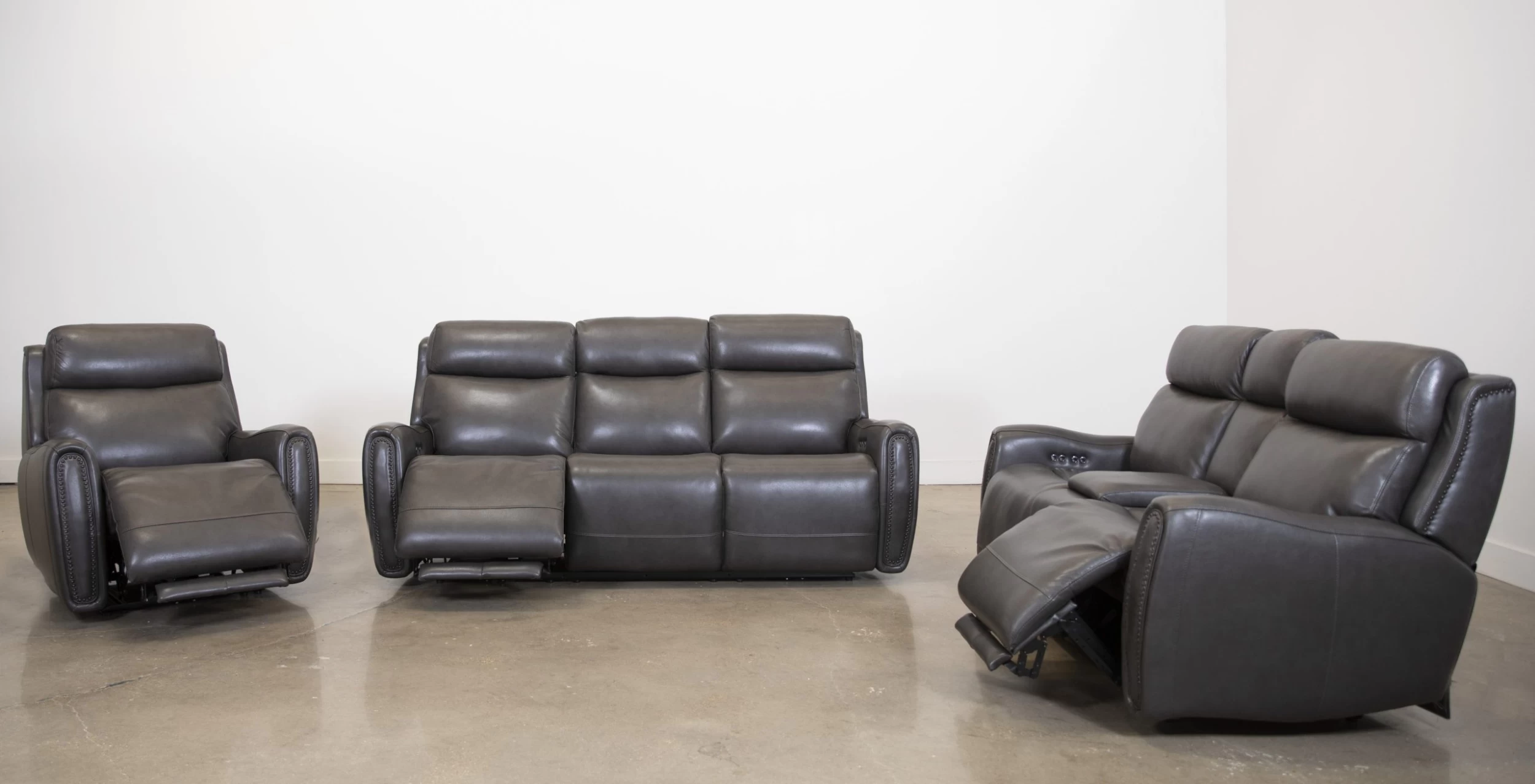 Man Wah Charcoal Leather Power Reclining Console Loveseat 7 Man Wah Charcoal Leather Power Reclining Console Loveseat - Image 7