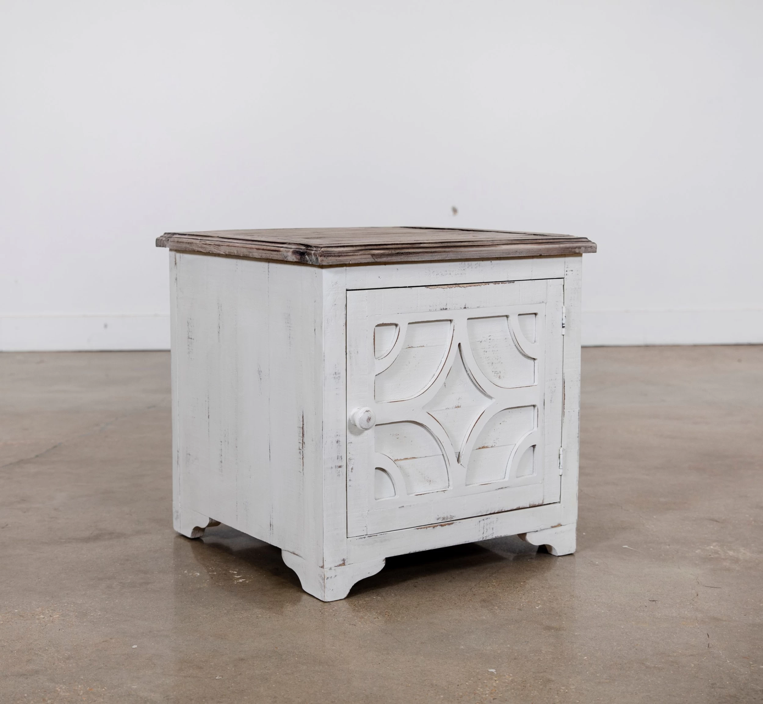 Vintage Furniture Westgate End Table 2 Vintage Furniture Westgate End Table - Image 2