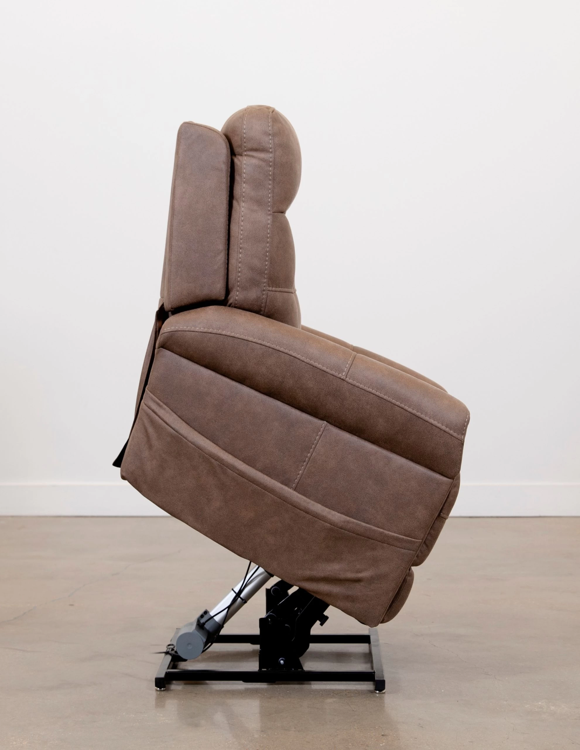 Moto Motion Canyon Silt Power Lay Flat Lift Recliner 5 Moto Motion Canyon Silt Power Lay Flat Lift Recliner - Image 5