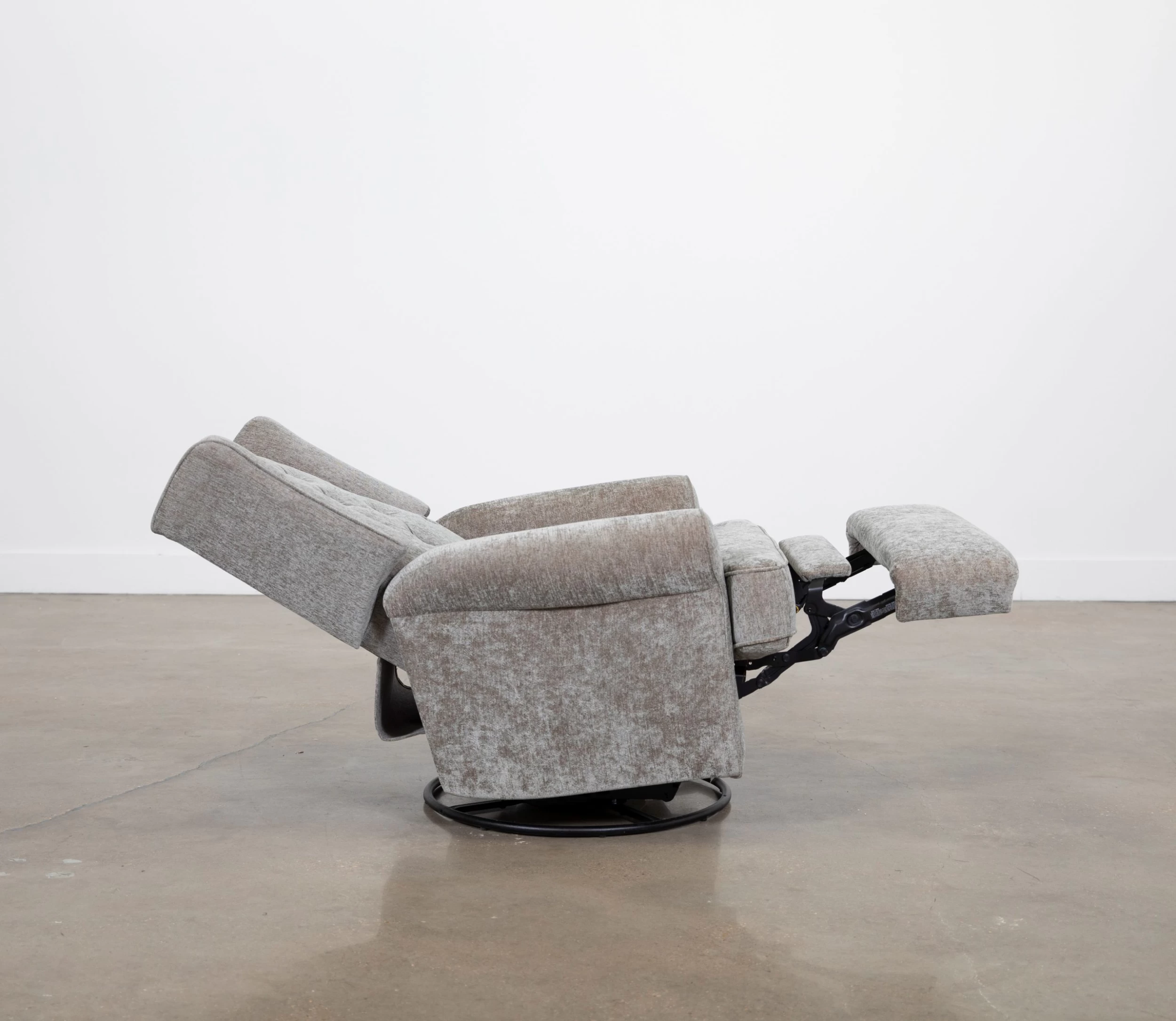 Best Home Furnishings® Kendra Swivel Glider Recliner 4 Best Home Furnishings® Kendra Swivel Glider Recliner - Image 4